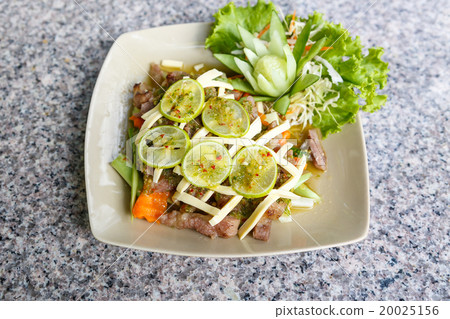 Lemon salad with BBQ meat 20025156