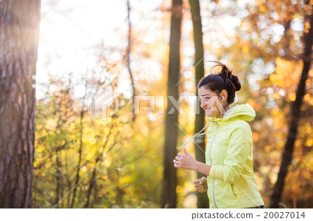 Young woman running Young woman running 20027014