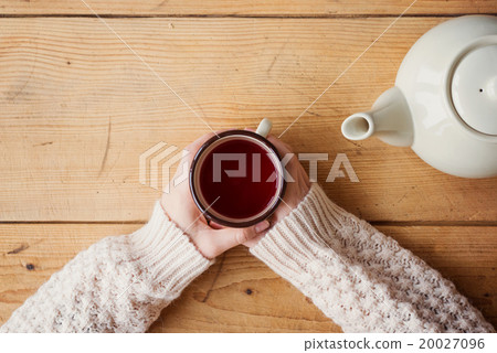 Beautiful woman relaxing 20027096