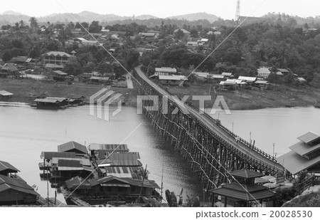 The longest wooden bridge and floating Town The longest wooden bridge and floating Town 20028530
