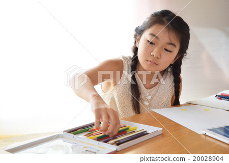 女孩小學學生五年級繪畫例證圖畫 20028904