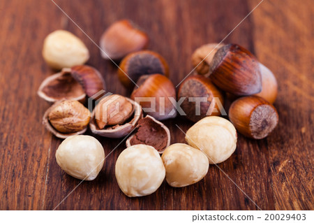 hazelnuts hazelnuts 20029403
