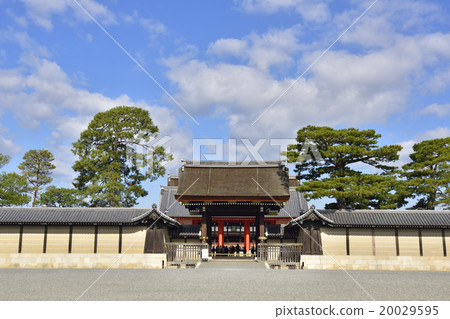 Kyoto gyoen shrine gate 20029595