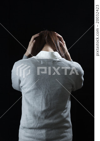 絕望的女士背後 絕望的女士背後 20032423
