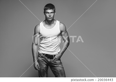 Handsome stylish man 20036443