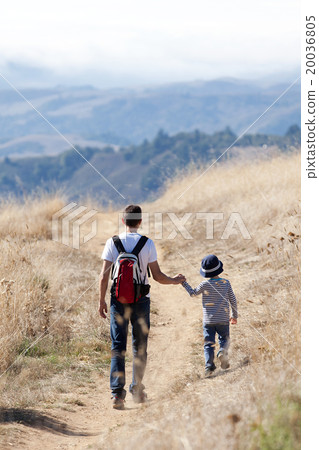 family in the park 20036805