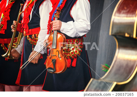 folk musician with contrabass 20037165