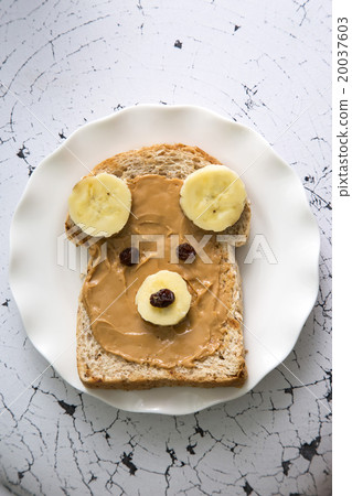Bear face shape Whole wheat bread  20037603