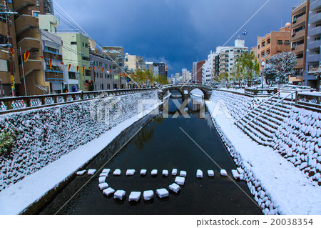 景觀橋的雪景 20038354