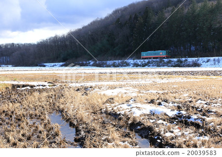 真岡鐵道“地方線和冬季田野” 真岡鐵道“地方線和冬季田野” 20039583