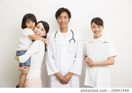 醫學圖像女孩和母親男醫生和女護士 20041499