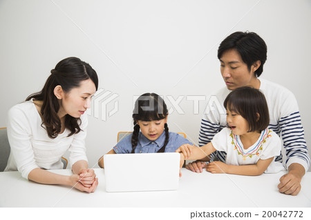家庭4人操作Portrait PC 20042772
