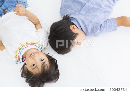 男孩和女孩的肖像 男孩和女孩的肖像 20042784