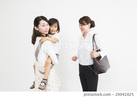 保姆和工作的母親 保姆和工作的母親 20042825