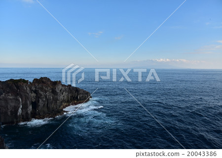 從Jogasaki海岸看到的伊豆大島 從Jogasaki海岸看到的伊豆大島 20043386