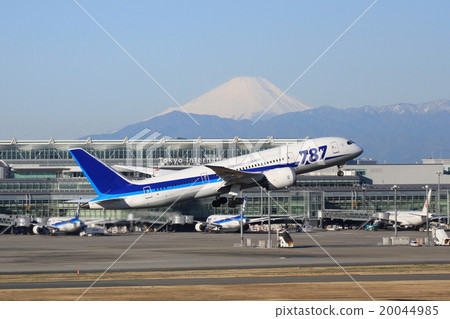 Dream liner who took off from Mt. Fuji Dream liner who took off from Mt. Fuji 20044985