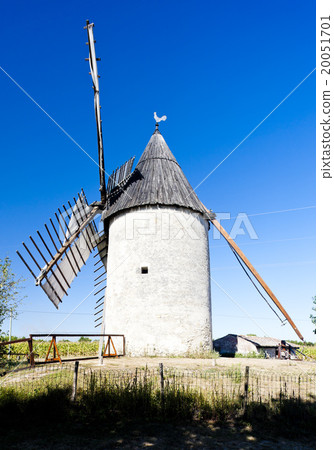 windmill, Vensac, Aquitaine, France 20051701