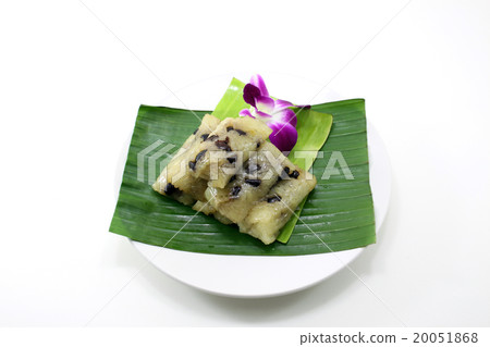 Traditional Thai dessert isolate white background 20051868