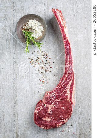 Dry Aged Tomahawk Steak Dry Aged Tomahawk Steak 20052180