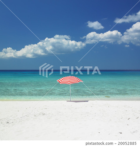sunshade, Maria la Gorda Beach, Cuba 20052885