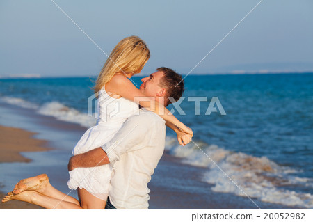 smiling man and woman smiling man and woman 20052982