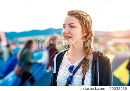 Teens at summer festival 20052986