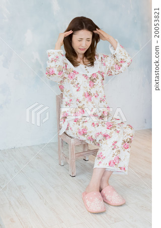 Headache woman Headache woman 20053821