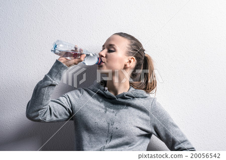 Beautiful young runner 20056542