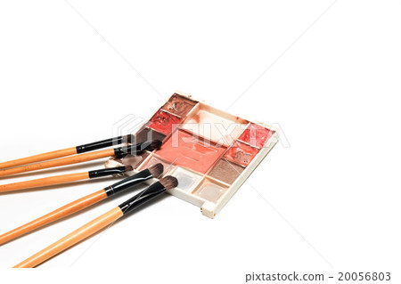 Set of makeup brush and color palette 20056803