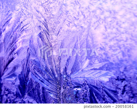 Icy frosty ornate pattern of thin ice on the 20058161