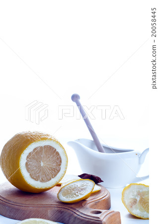 Honey, lemon and ginger tonic  20058445