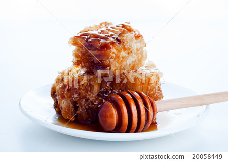Fresh honey with honeycomb Fresh honey with honeycomb 20058449