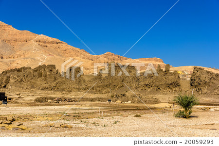 Walls of the Madinet Habu Temple on the West Bank 20059293