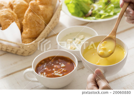 Breakfast of soup 20060880