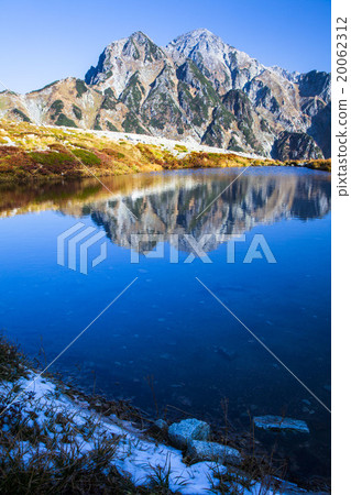 Mountain range 20062312