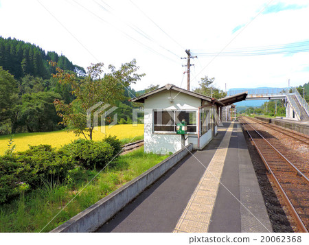 在Hisako主線的Bungo內中村站的景觀 在Hisako主線的Bungo內中村站的景觀 20062368