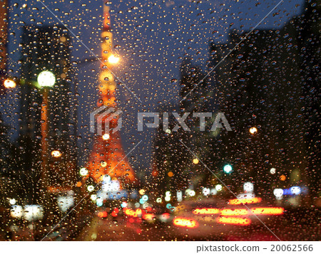 Rainy Tokyo Tower and neighboring townscape 20062566