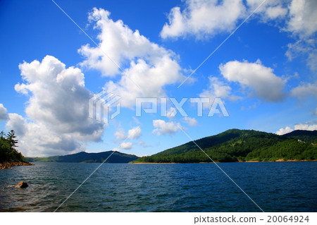 Nombu Lake Summer scenery 20064924