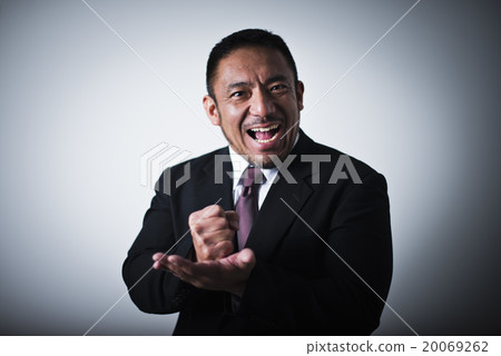 1 Middle Businessman 20069262