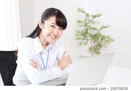 Business woman doing work Business woman doing work 20070630