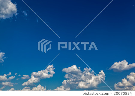 Blue sky with clouds closeup 20070854
