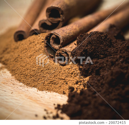 cinnamon powder with sticks and coffee powder 20072415