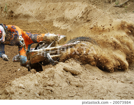 Fall of rider motocross 20073984