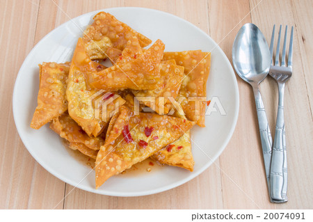 Delicious Fried dumpling crispy with spicy sauce 20074091