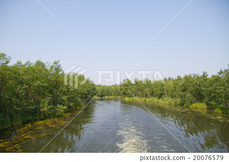 線路在Rosupda河下降（歐洲/波蘭） 20076579