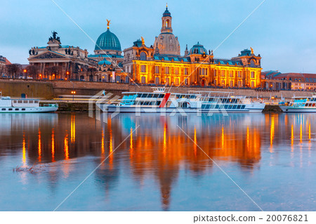 Old Town and Elba at night in Dresden, Germany Old Town and Elba at night in Dresden, Germany 20076821