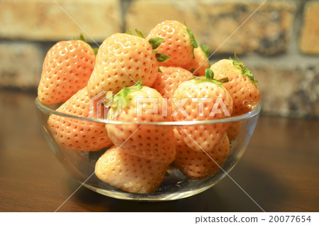 White strawberry White strawberry 20077654
