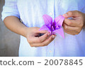 Making Origami Lilac 20078845