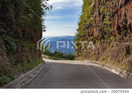 Narrow channel Thailand - Myanmar 20079304