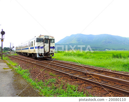 Departure from Toyoshi main line Akashi station, normal train bound for Miyaji 20080110